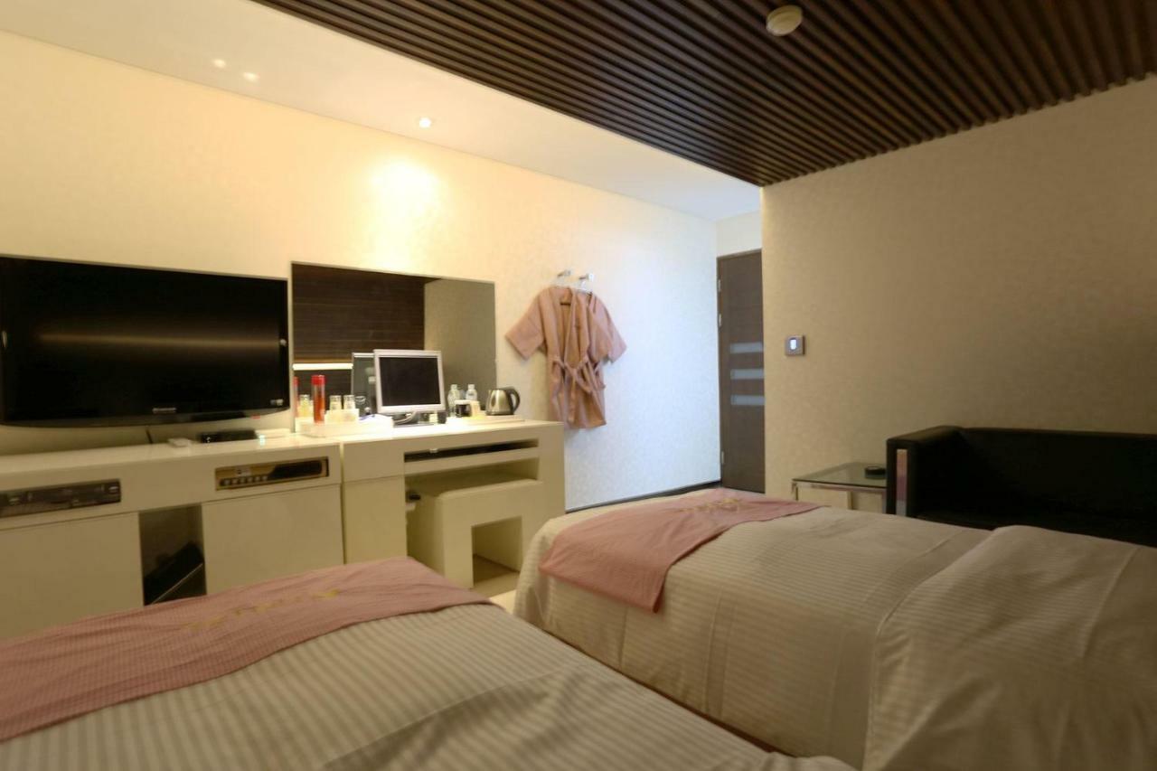 פאג'ו Q Hotel מראה חיצוני תמונה
