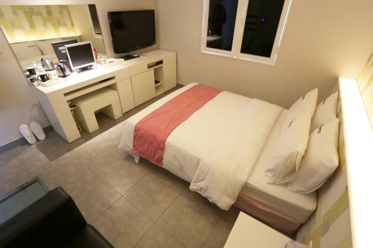 פאג'ו Q Hotel מראה חיצוני תמונה