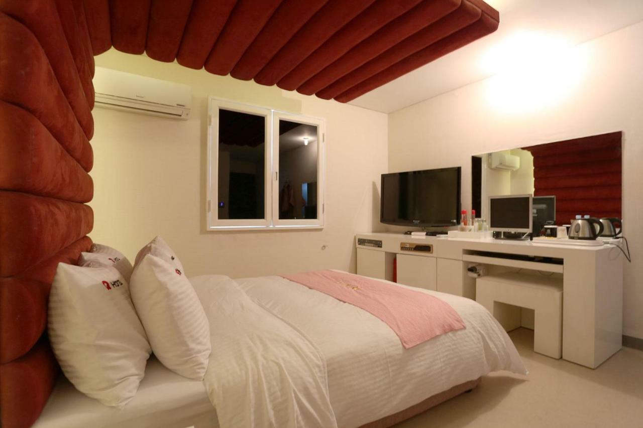 פאג'ו Q Hotel מראה חיצוני תמונה