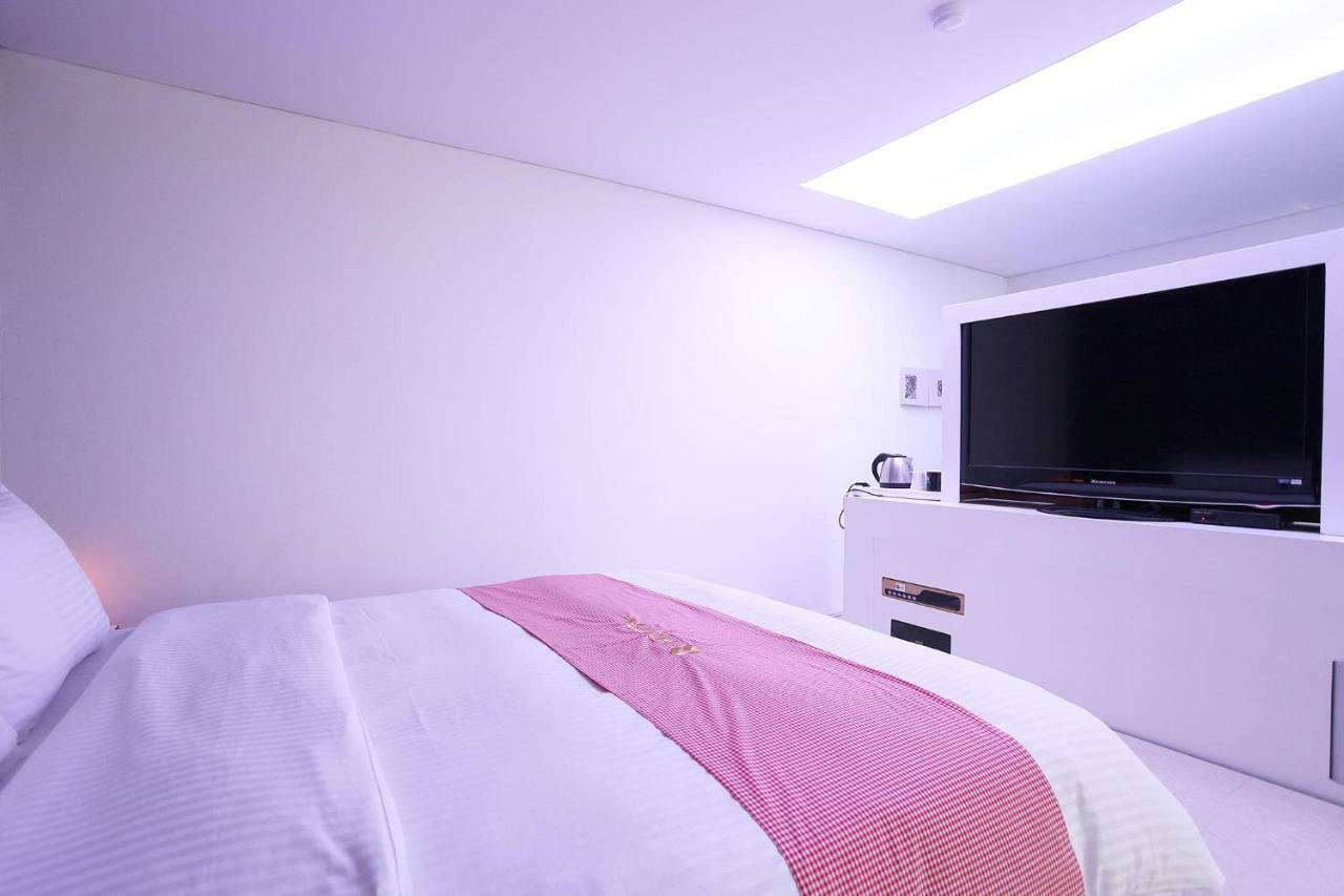 פאג'ו Q Hotel מראה חיצוני תמונה