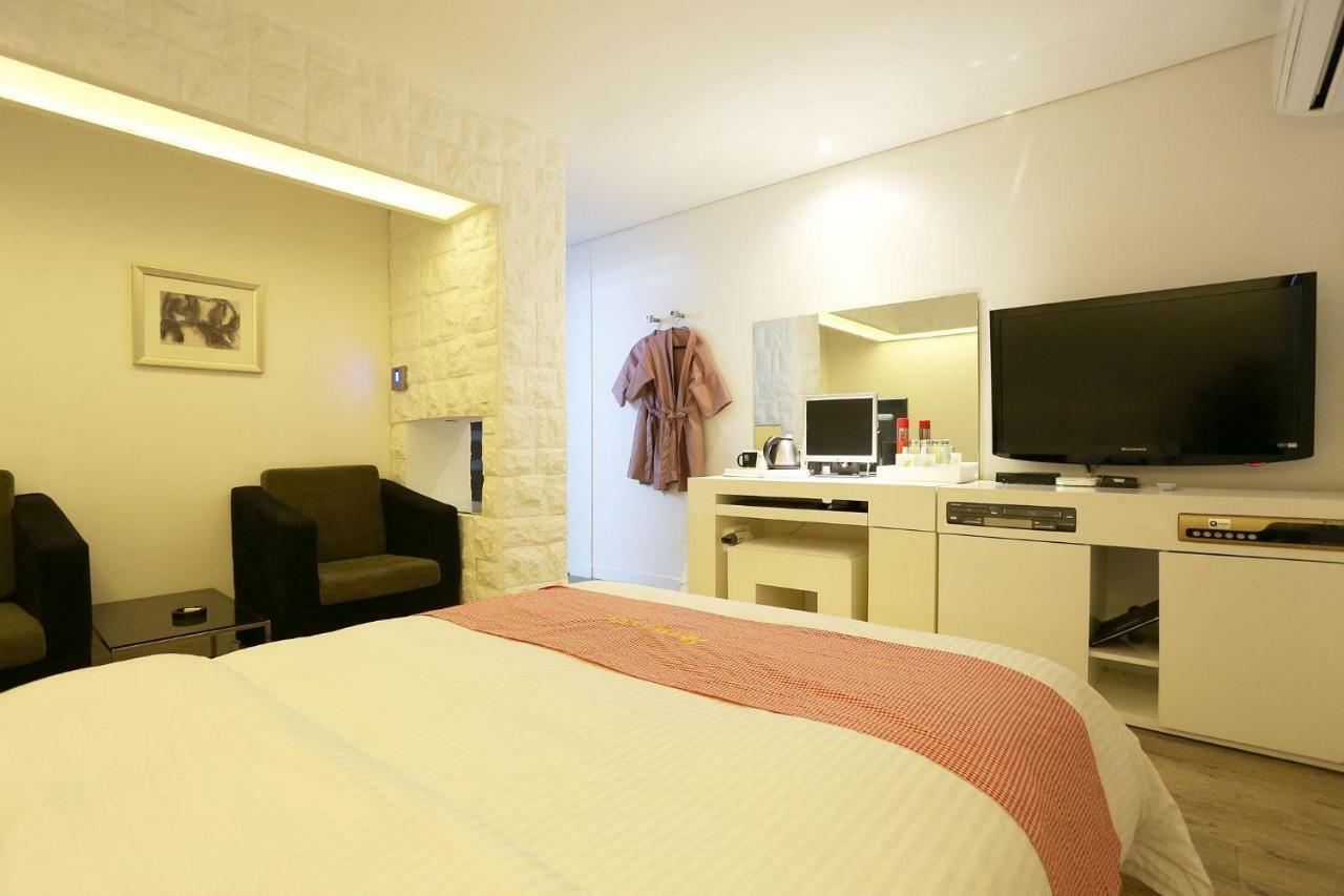 פאג'ו Q Hotel מראה חיצוני תמונה