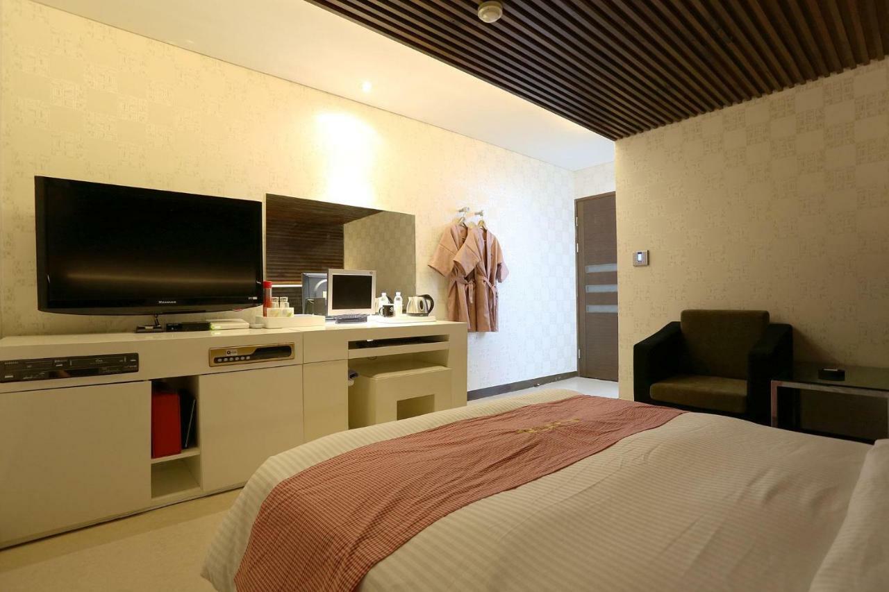 פאג'ו Q Hotel מראה חיצוני תמונה