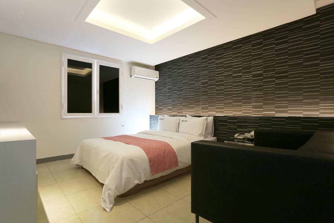 פאג'ו Q Hotel מראה חיצוני תמונה
