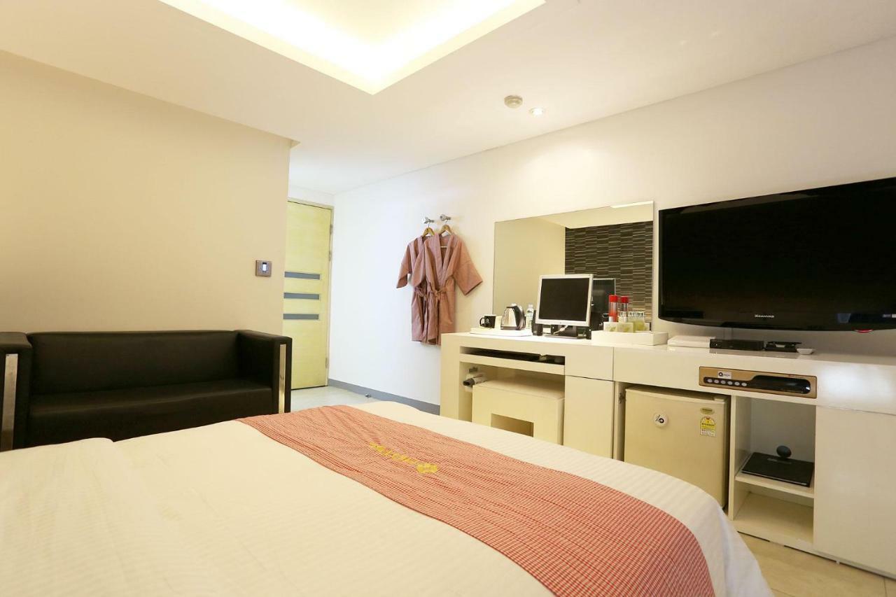 פאג'ו Q Hotel מראה חיצוני תמונה