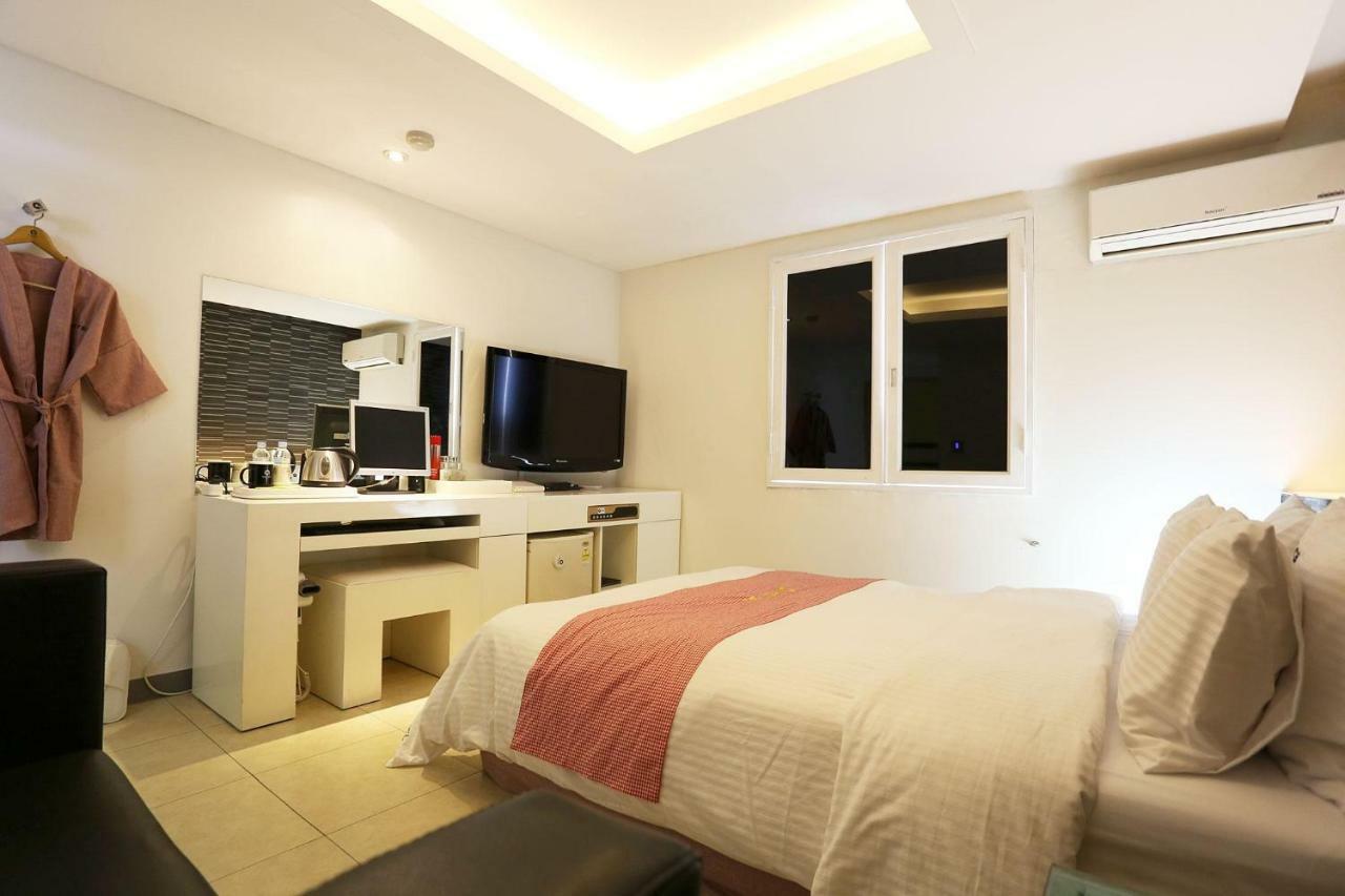 פאג'ו Q Hotel מראה חיצוני תמונה