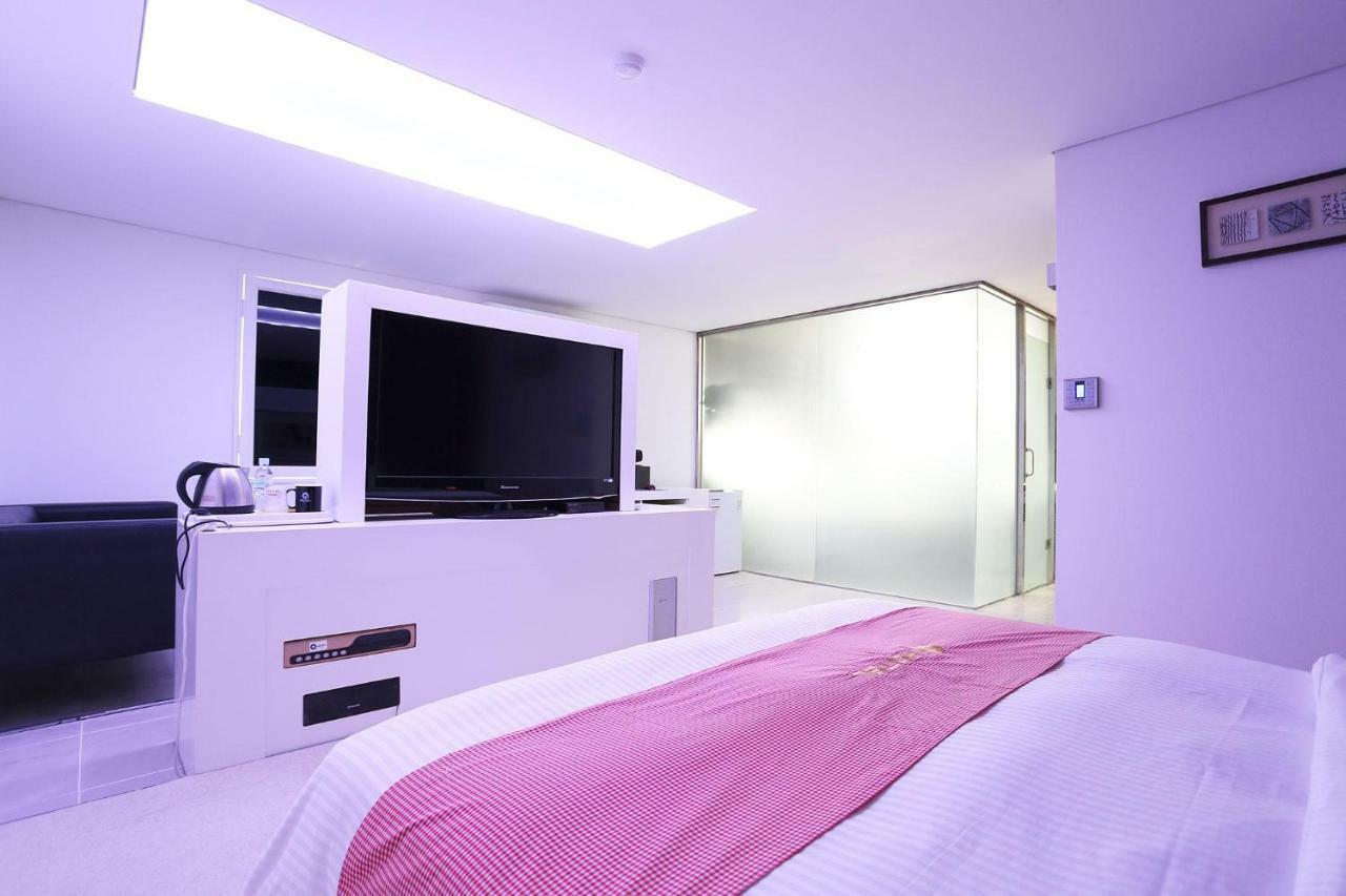 פאג'ו Q Hotel מראה חיצוני תמונה