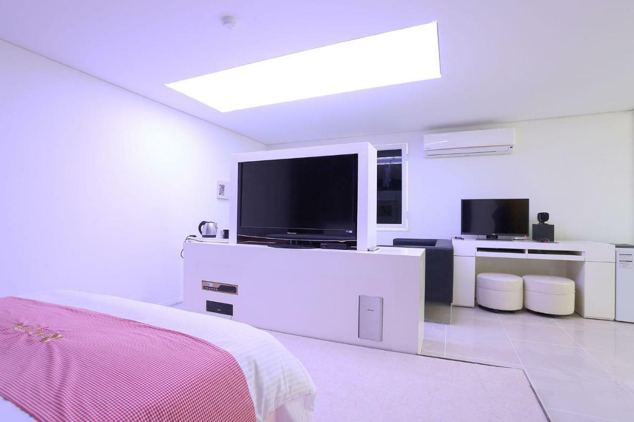פאג'ו Q Hotel מראה חיצוני תמונה