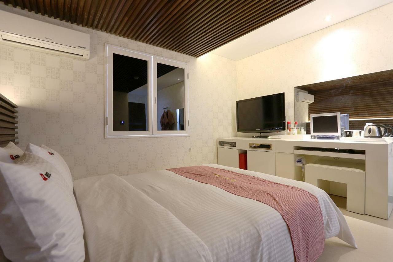 פאג'ו Q Hotel מראה חיצוני תמונה